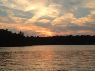 76 Shore Dr, Chatham Center, NY 12184-3905