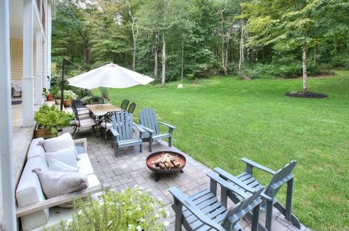 145 Bayberry Ln, Bridgeport CT  06612-1400 exterior