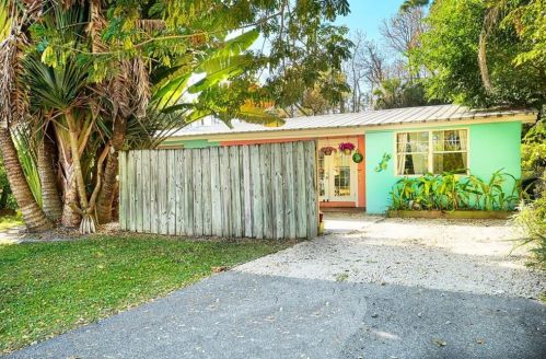 1343 West Ln, Naples, FL 34110-6103