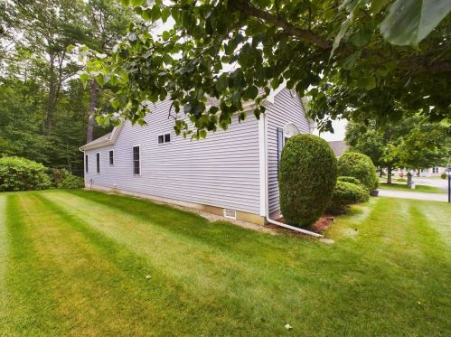 8 Haley Ct, Londonderry, NH 03053-3571