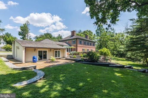 213 Constitution Dr, Princeton NJ  08540-6711 exterior