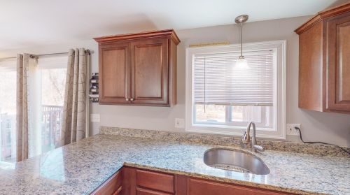 13 Oliver Dr, Hudson NH  03051-3412 exterior