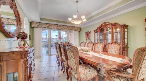 15963 79th Pl, Hialeah FL  33016-6647 exterior