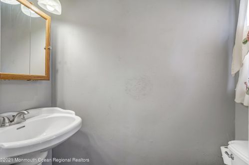 1068 Toms River Rd, Jackson Twp NJ  08527-5240 exterior