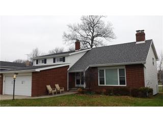 4297 University Pkwy, Cleveland OH  44118-3942 exterior