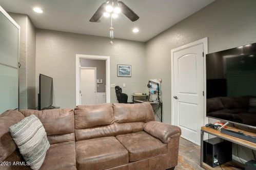 7210 17 Ave, Phoenix AZ 85027-5307 exterior