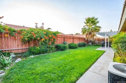 44021 Andale Ave, Lancaster CA  93535-4120 exterior