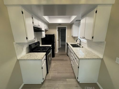 807 Chevy Chase Dr, Glendale CA 91205-3018 exterior