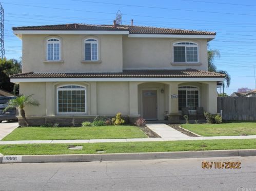 9866 Rose St, Bellflower, CA 90706-6913