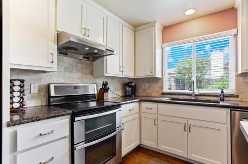 661 Hillsdale Dr, Turlock CA  95382-0515 exterior