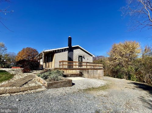 5585 Timmons Dr, Upton, PA 17225-8713