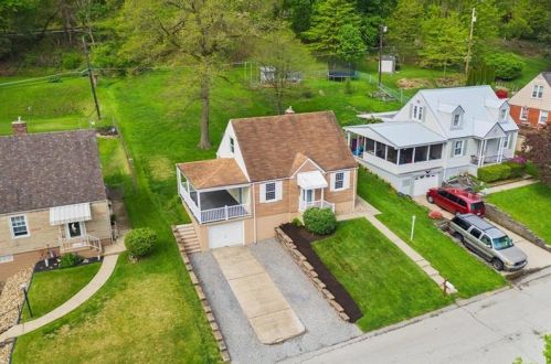 207 Maryland Dr, Glenshaw PA  15116-1723 exterior