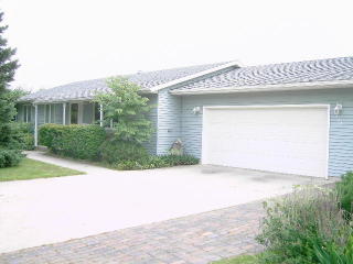 517 17th St, Roselle, IA 51401-1411
