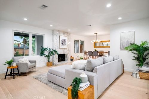 3811 Karen Lynn Dr, Glendale CA  91206-1219 exterior