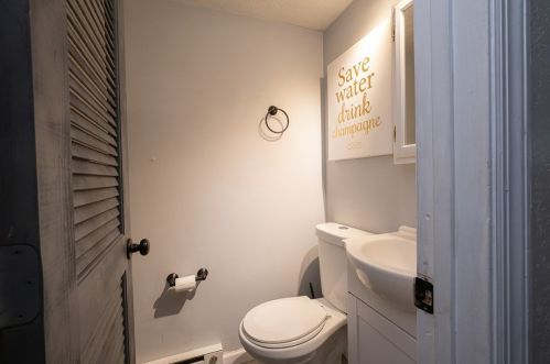 541 Idaho Ave, Verona PA  15147-2909 exterior