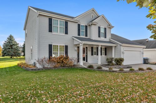 701 Bridlewood Ln, Watertown, WI 53094-5915