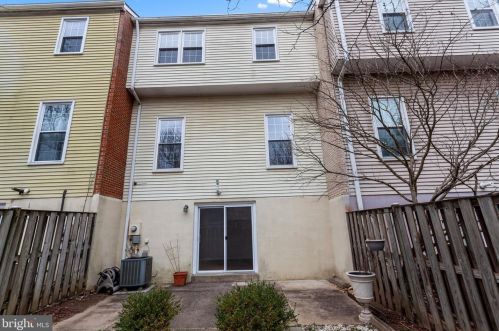 5509 Miles Ct, Springfield VA 22151-1714 exterior