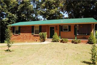 410 Montrose Dr, Clarksville, TN 37042-5114