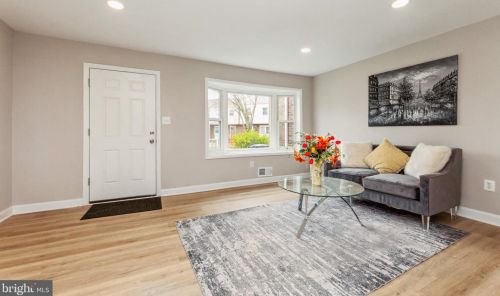 3442 Beale Ct, Woodbridge VA  22193-1702 exterior