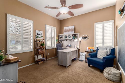 1254 Apricot Ln, Gilbert, AZ 85298-6886