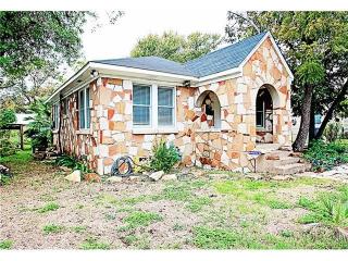 943 52nd St, Austin TX  78751-2243 exterior