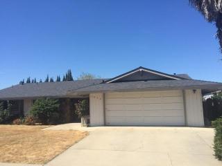 1650 Memorial Dr, Hollister, CA 95023-5733