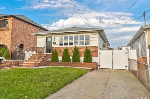 163-33 95th St, Jamaica, NY 11414-2216