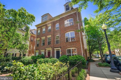 724 Capitol Square Pl, Washington, DC 20024-2415
