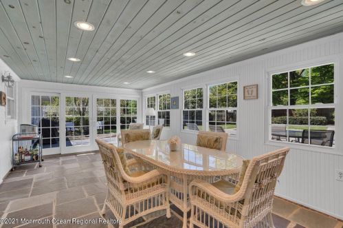 33 Pelican Rd, Middletown NJ  07748-3237 exterior