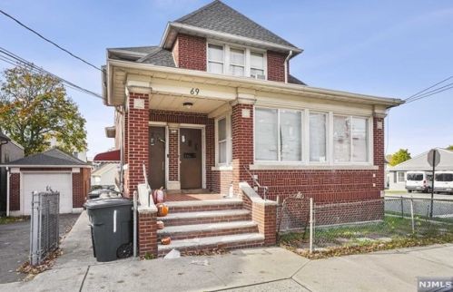 69 Macarthur Ave, Outwater NJ  07026-1520 exterior