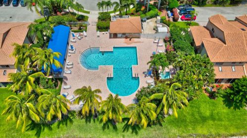 6798 Via Regina, Boca Raton FL  33433-3927 exterior