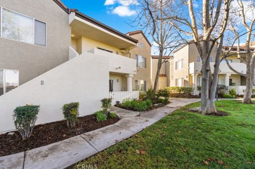 24425 Leonard Tree Ln, Santa Clarita, CA 91321-4275