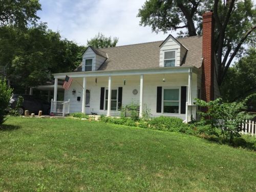 5300 Sycamore Dr, Shawnee Mission KS  66205-2140 exterior