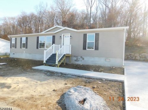 89 Valley View Est, Oxford, NJ 07863-3307