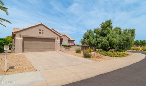 15702 Linksview Dr, Sun City, AZ 85374-5619