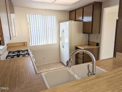 3255 Kelp Ln, Oxnard CA  93035-1665 exterior
