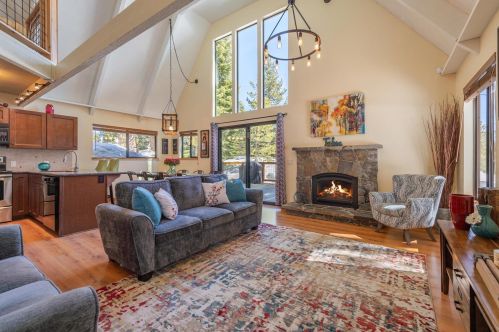 11436 Rhineland Ave, Truckee, CA 96161-7067