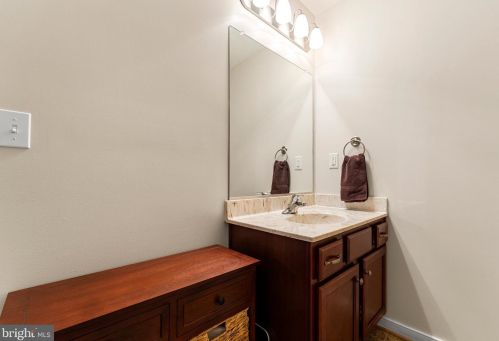 84 Cove Ln, Montross VA  22520-4026 exterior