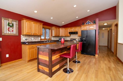 409 Mchugh St, Holmen, WI 54636-9748