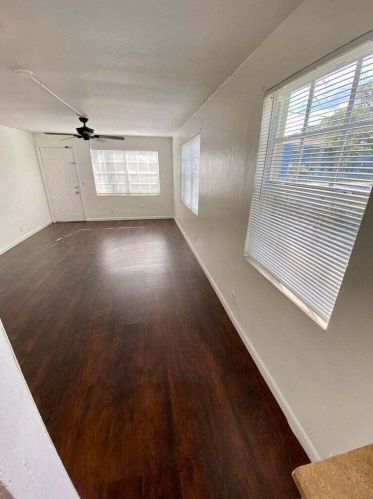 549 21st St, West Palm Beach FL  33407-5831 exterior