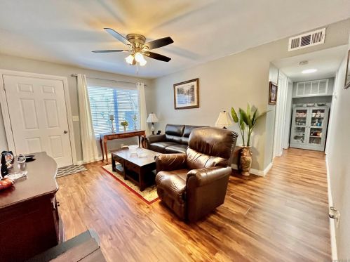 469 Bradley Ave, El Cajon, CA 92020-1209