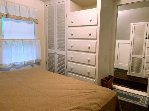 552 2nd Nh Tpke, Hillsboro NH  03244-4615 exterior