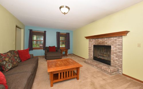 2417 Wallace Lake Rd, West Bend, WI 53090-1152