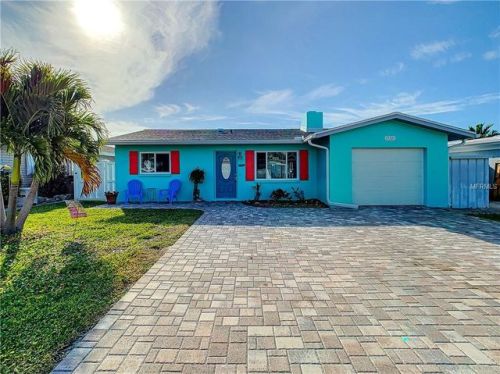 17705 Long Point Dr, Saint Petersburg, FL 33708-1239