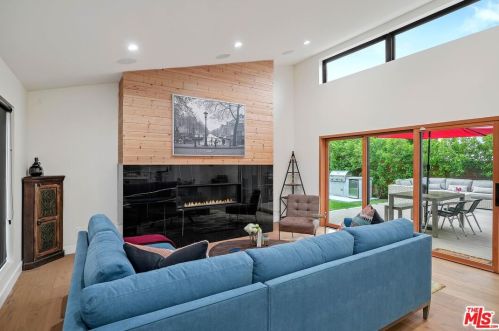 4709 Norwich Ave, Van Nuys CA  91403-2017 exterior