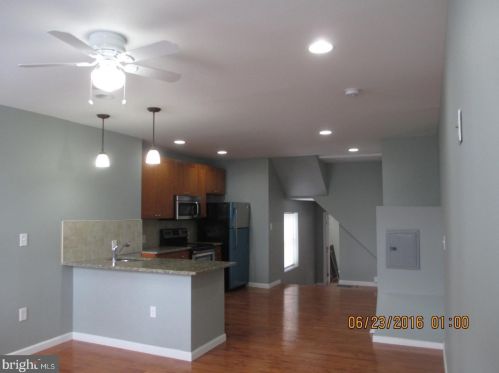 337 Christian St, Philadelphia, PA 19147-3219