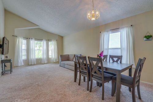 28101 Vista View Dr, Santa Clarita CA  91351-5710 exterior