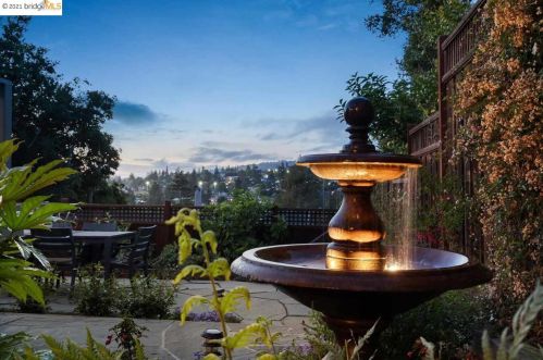 834 Calmar Ave, Oakland CA  94610-1731 exterior