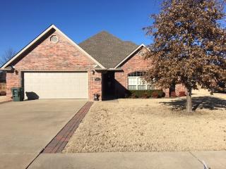 1834 River Meadows Dr, Fayetteville, AR 72701-7778