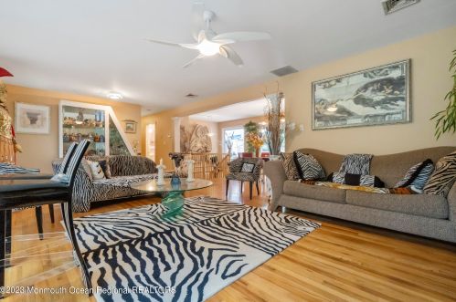 40 Wilson Ave, Morganville NJ  07751-9786 exterior